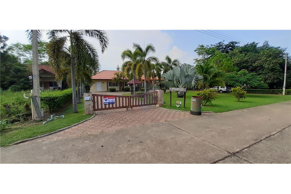 for sale in Phetchaburi for rent condo house land